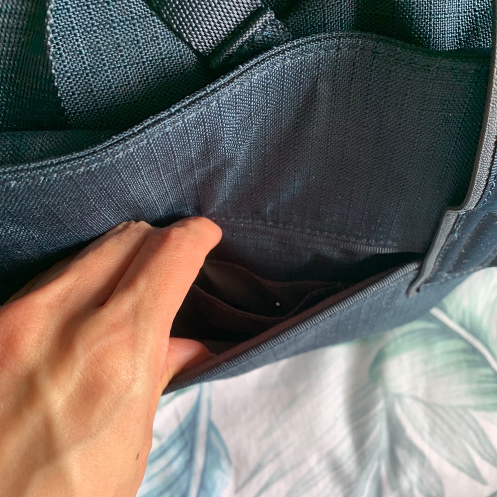 Lululemon Weekender/Duffle Bag - Picture 12 of 12